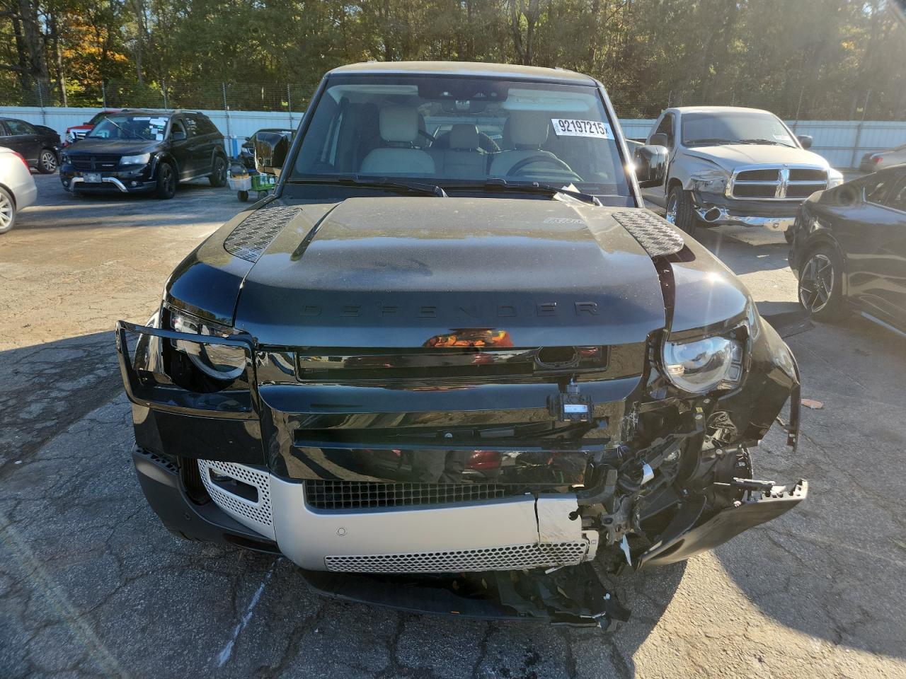 Land Rover Defender 110 S Image 10