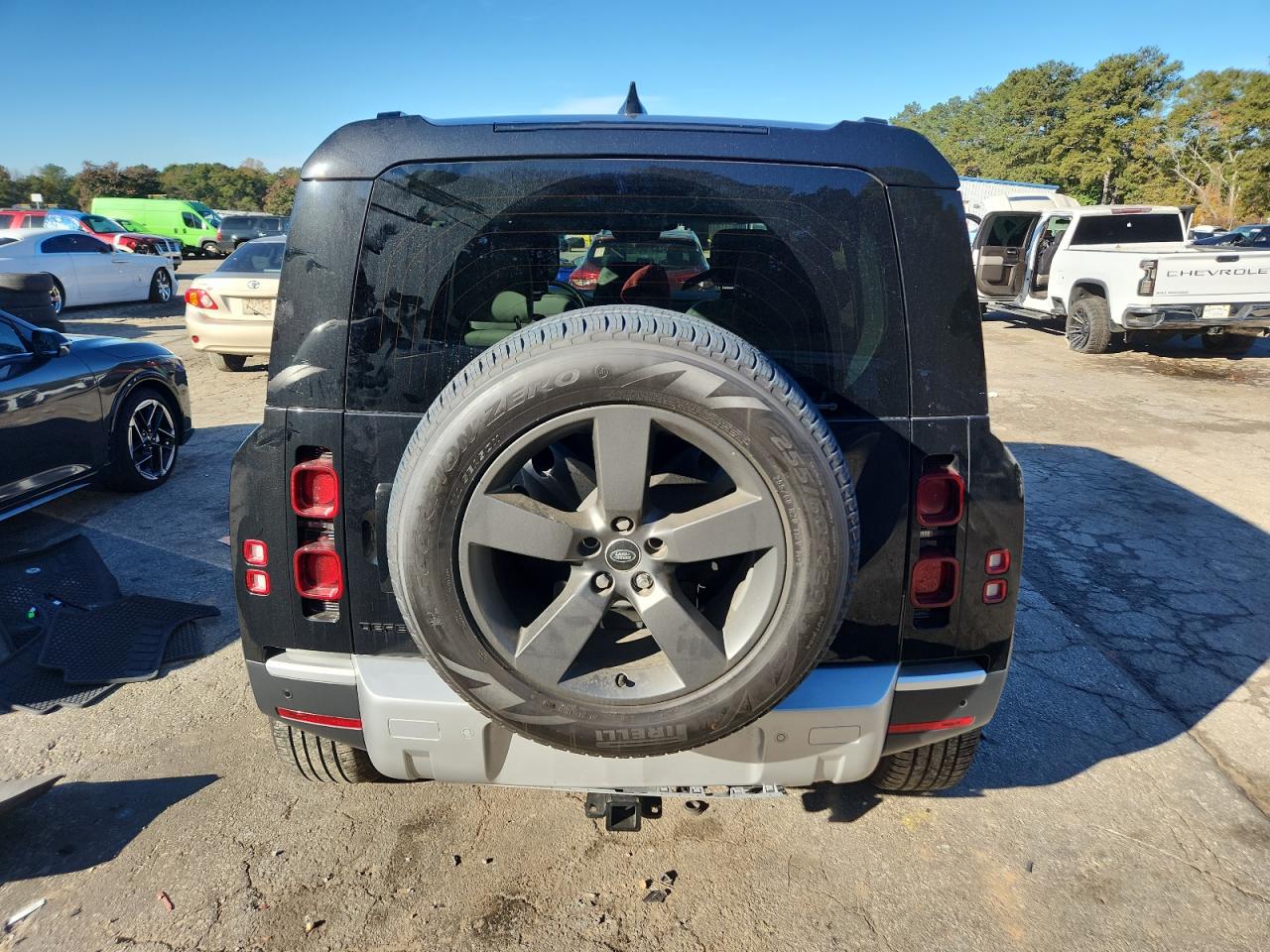 Land Rover Defender 110 S Image 5