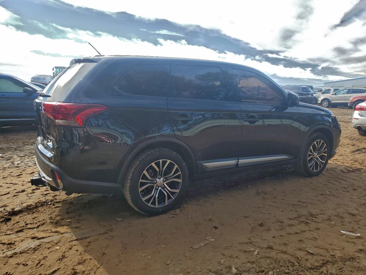 Mitsubishi Outlander Es Image 11