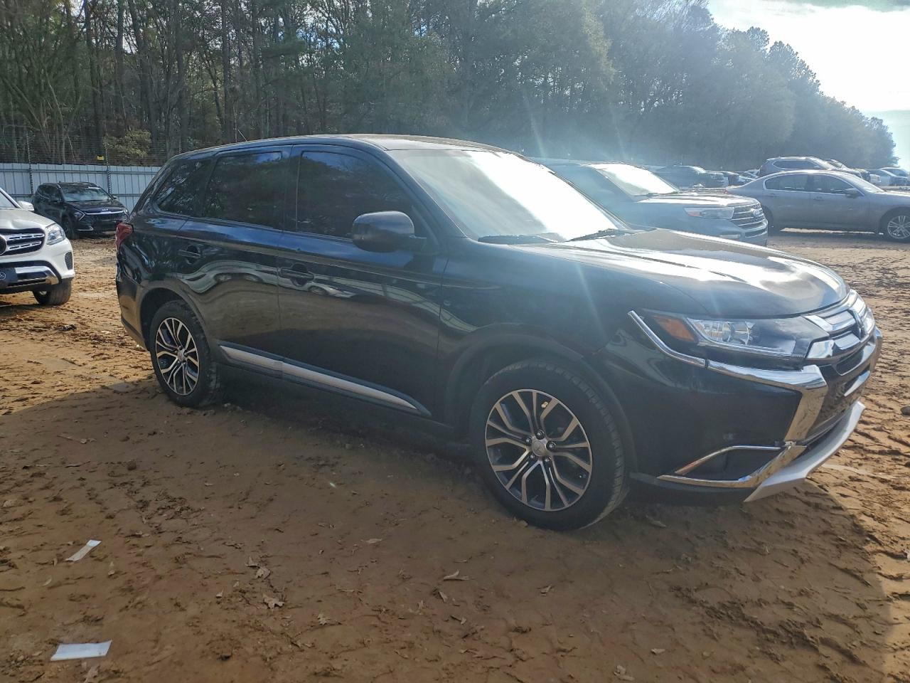 Mitsubishi Outlander Es Image 2