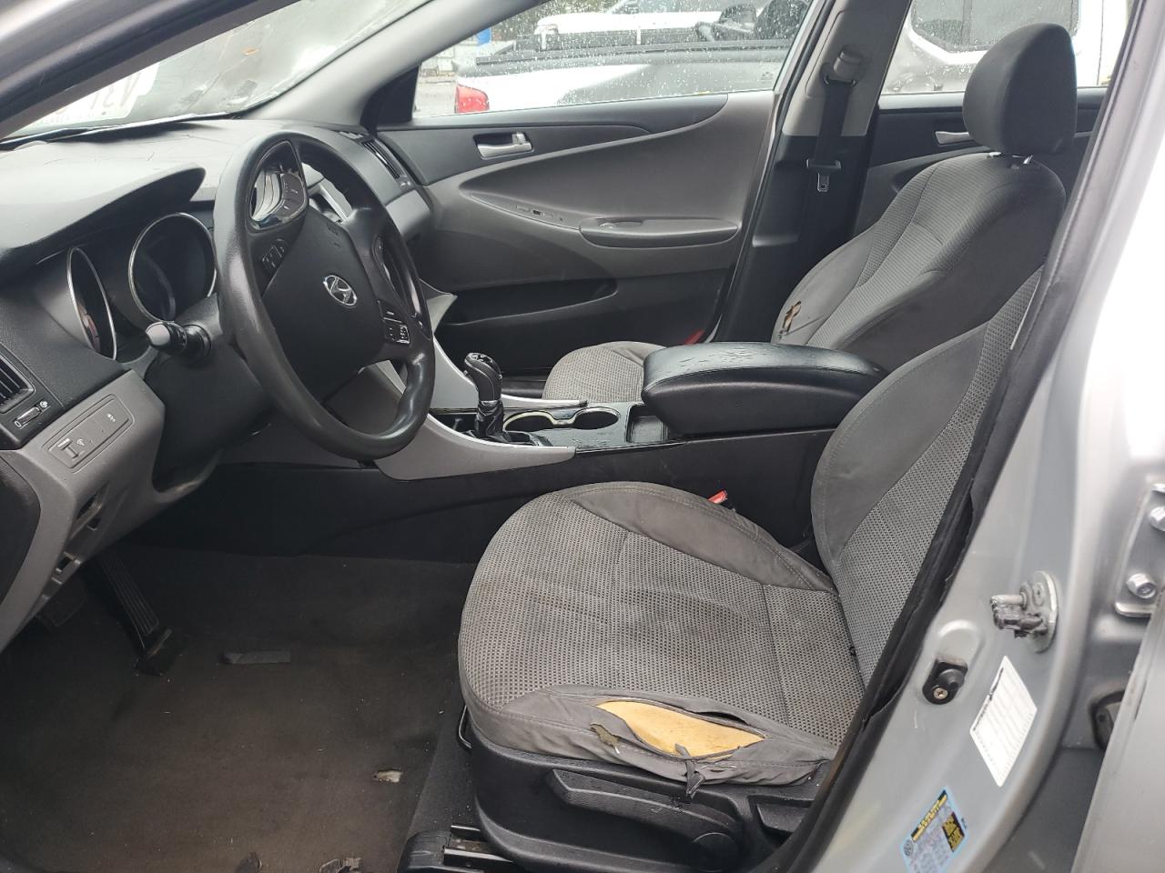 Hyundai SONATA Gls Image 3