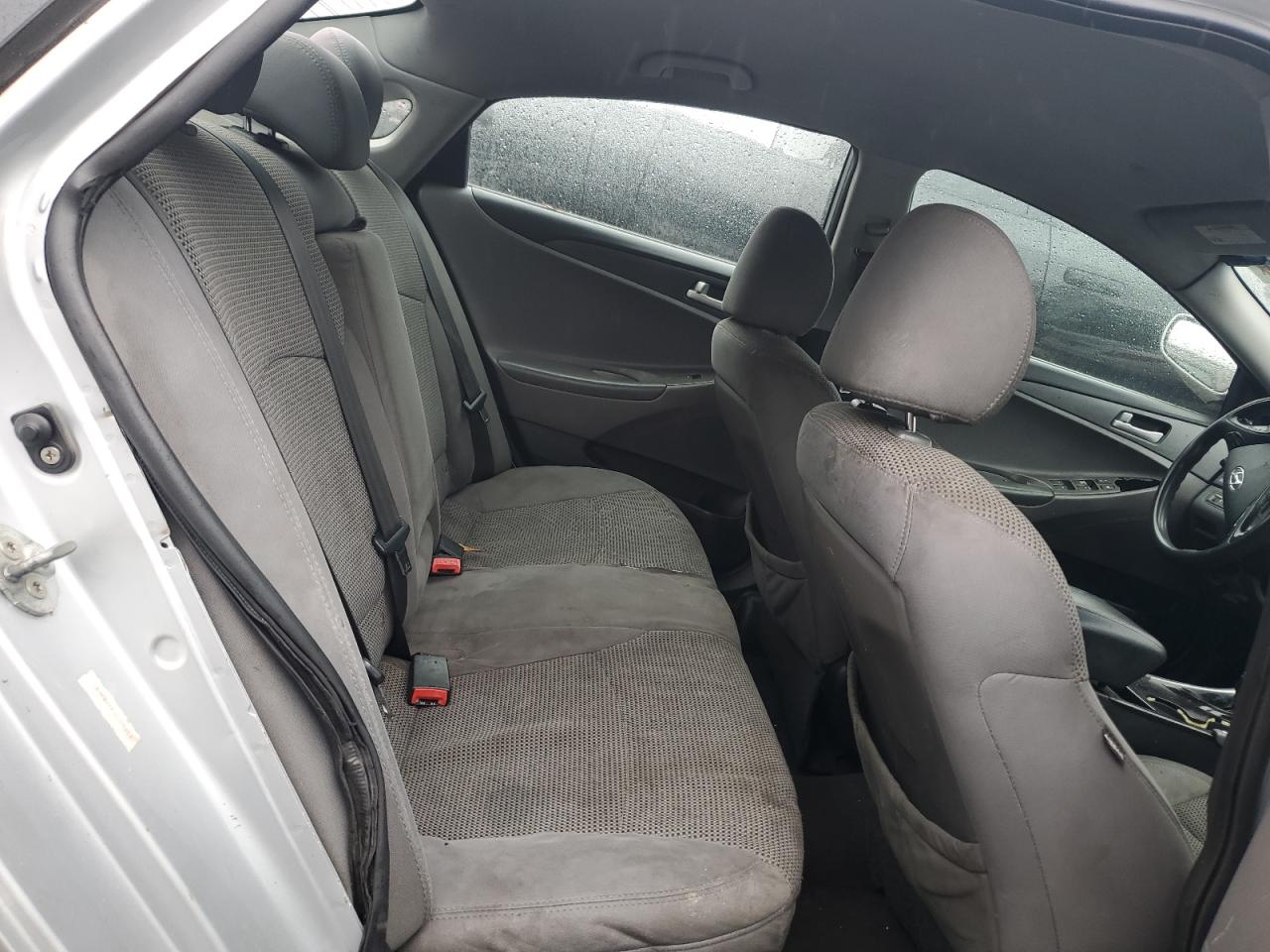 Hyundai SONATA Gls Image 4