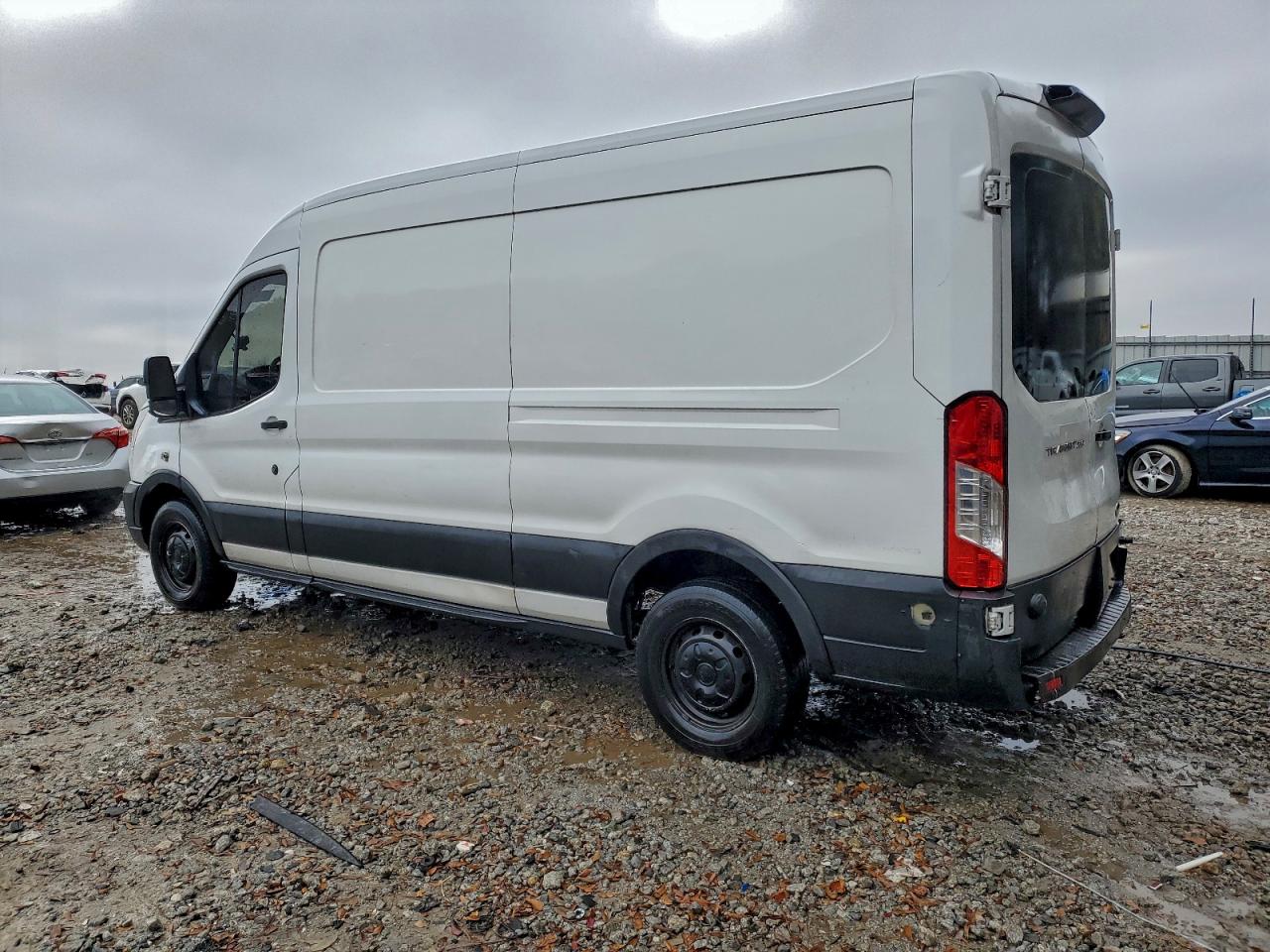 Ford Transit T-250 Image 3