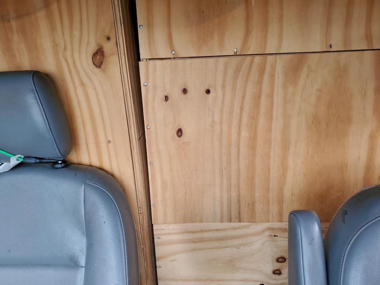 Ford Transit T-250 Image 6