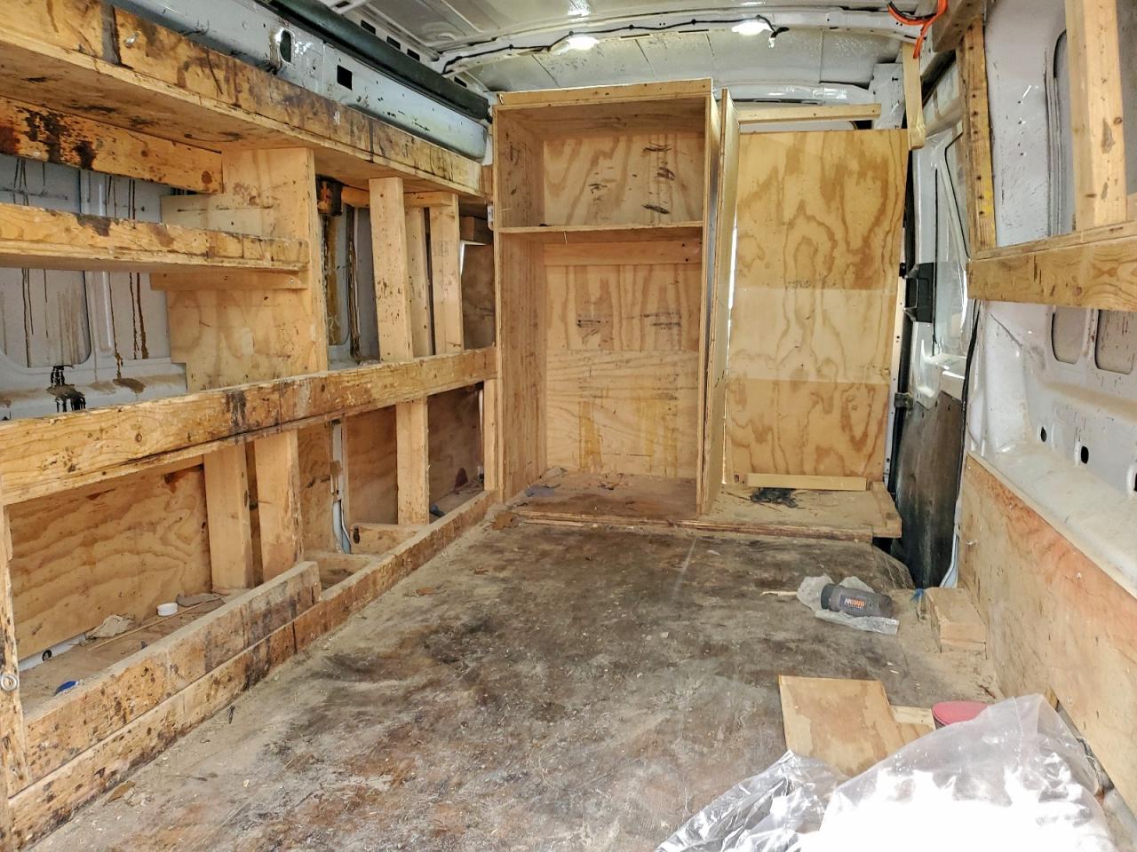 Ford Transit T-250 Image 13