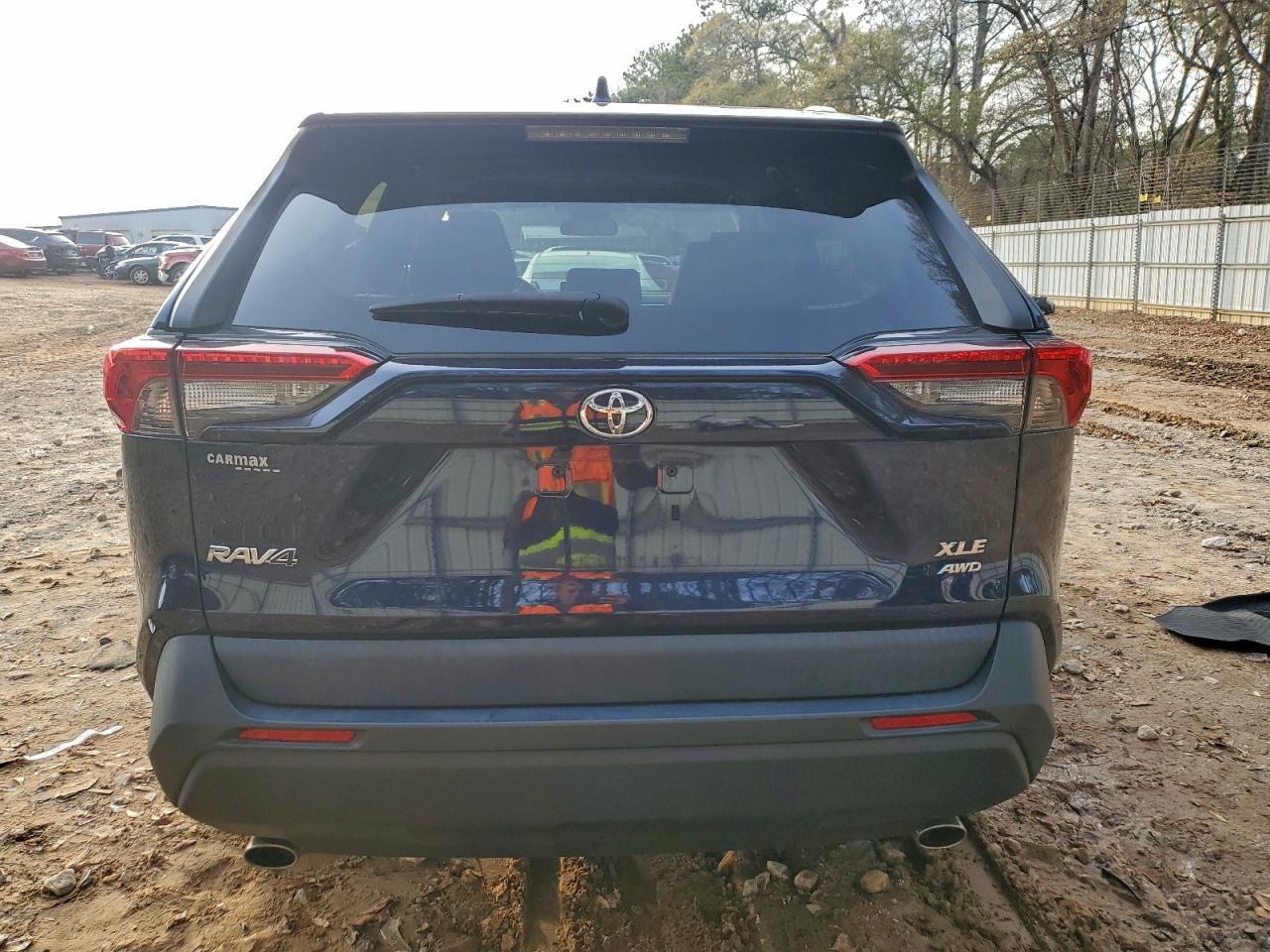 Toyota RAV4 Xle Image 6