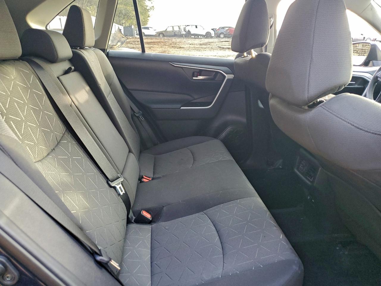 Toyota RAV4 Xle Image 10