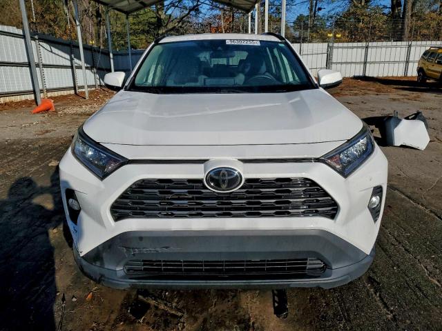 Toyota RAV4 Xle Image 10