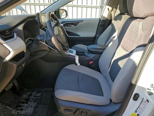 Toyota RAV4 Xle Image 5