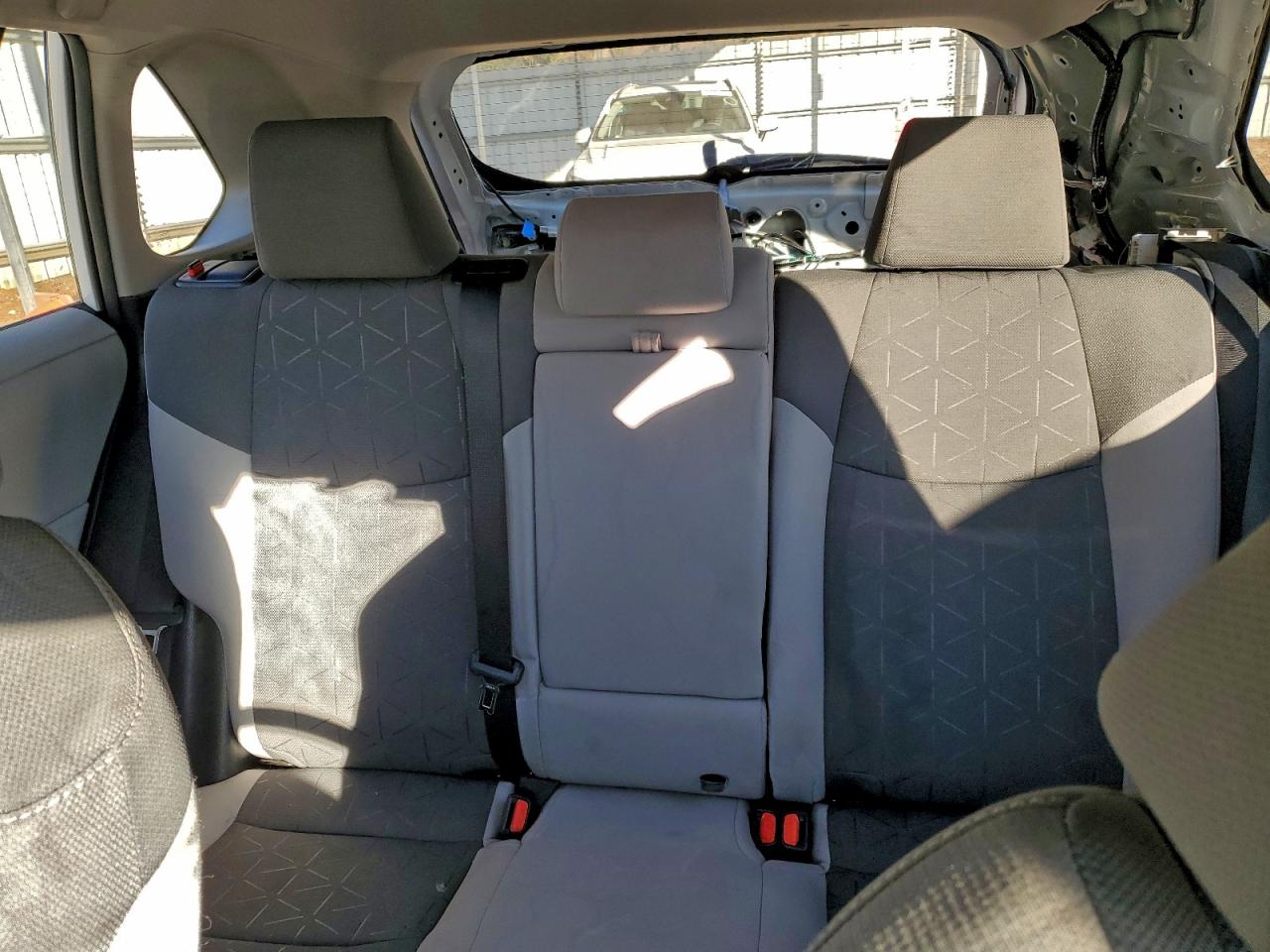 Toyota RAV4 Xle Image 4