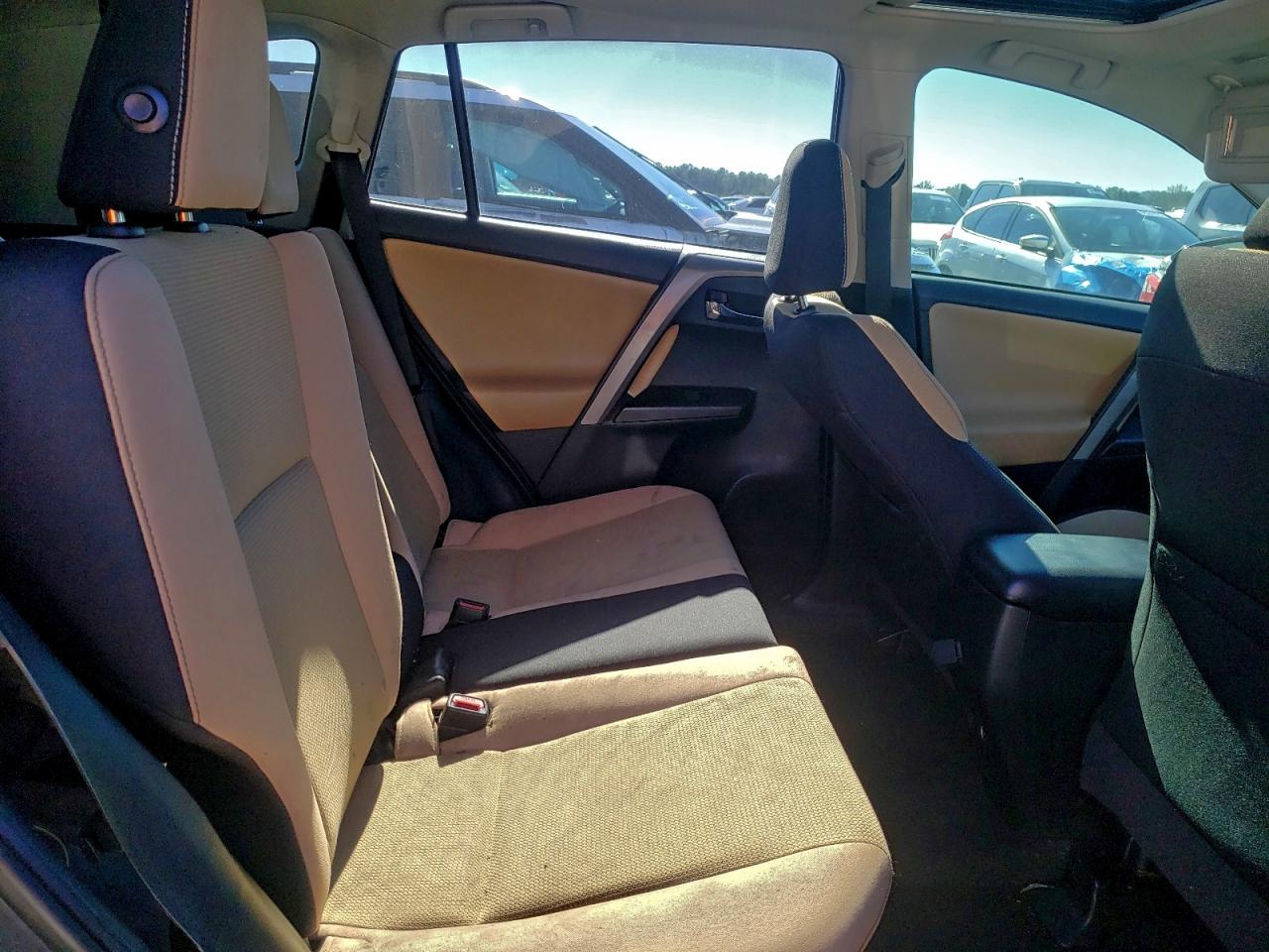 Toyota RAV4 Adventure Image 7