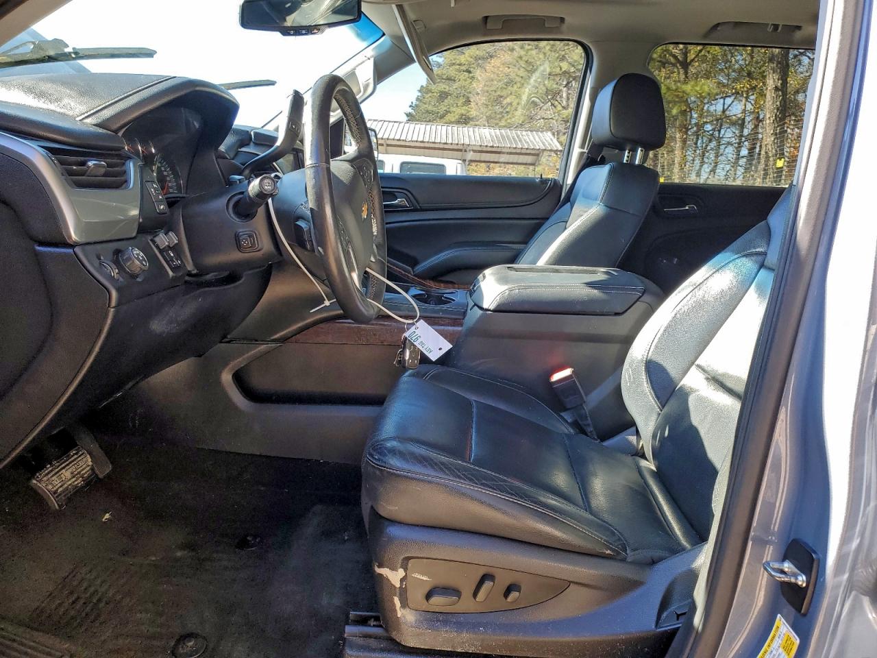 Chevrolet Tahoe C1500 Ltz Image 3