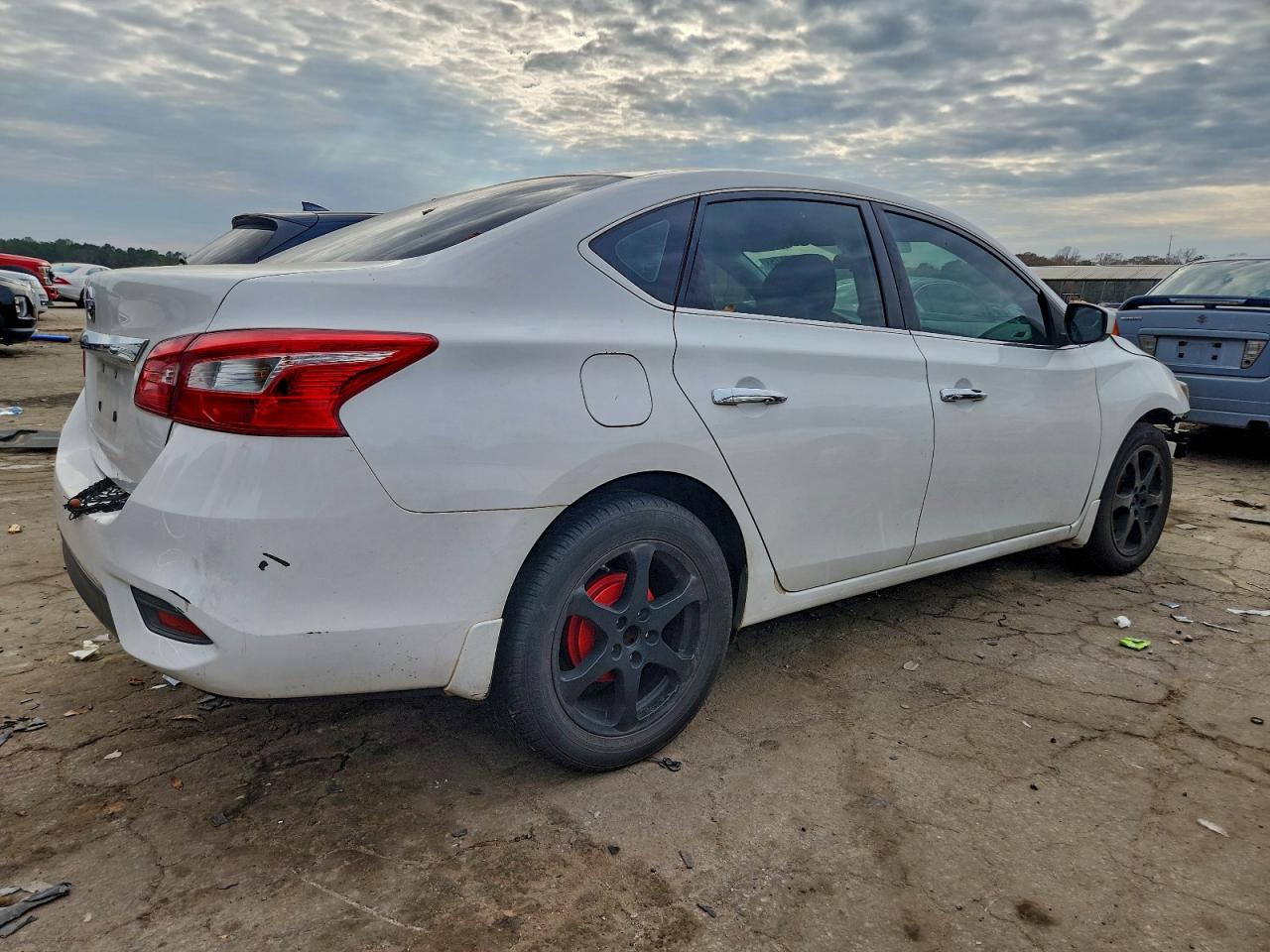 Nissan Sentra S Image 7