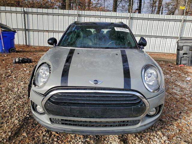 MINI Cooper Clubman Image 12