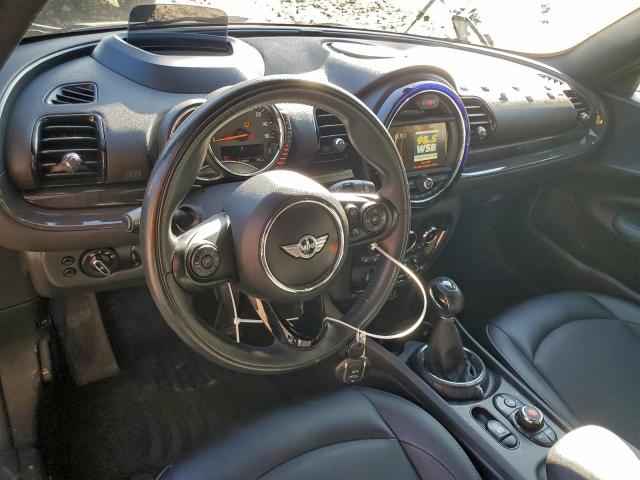 MINI Cooper Clubman Image 2