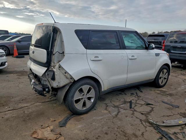 Kia Soul Image 2