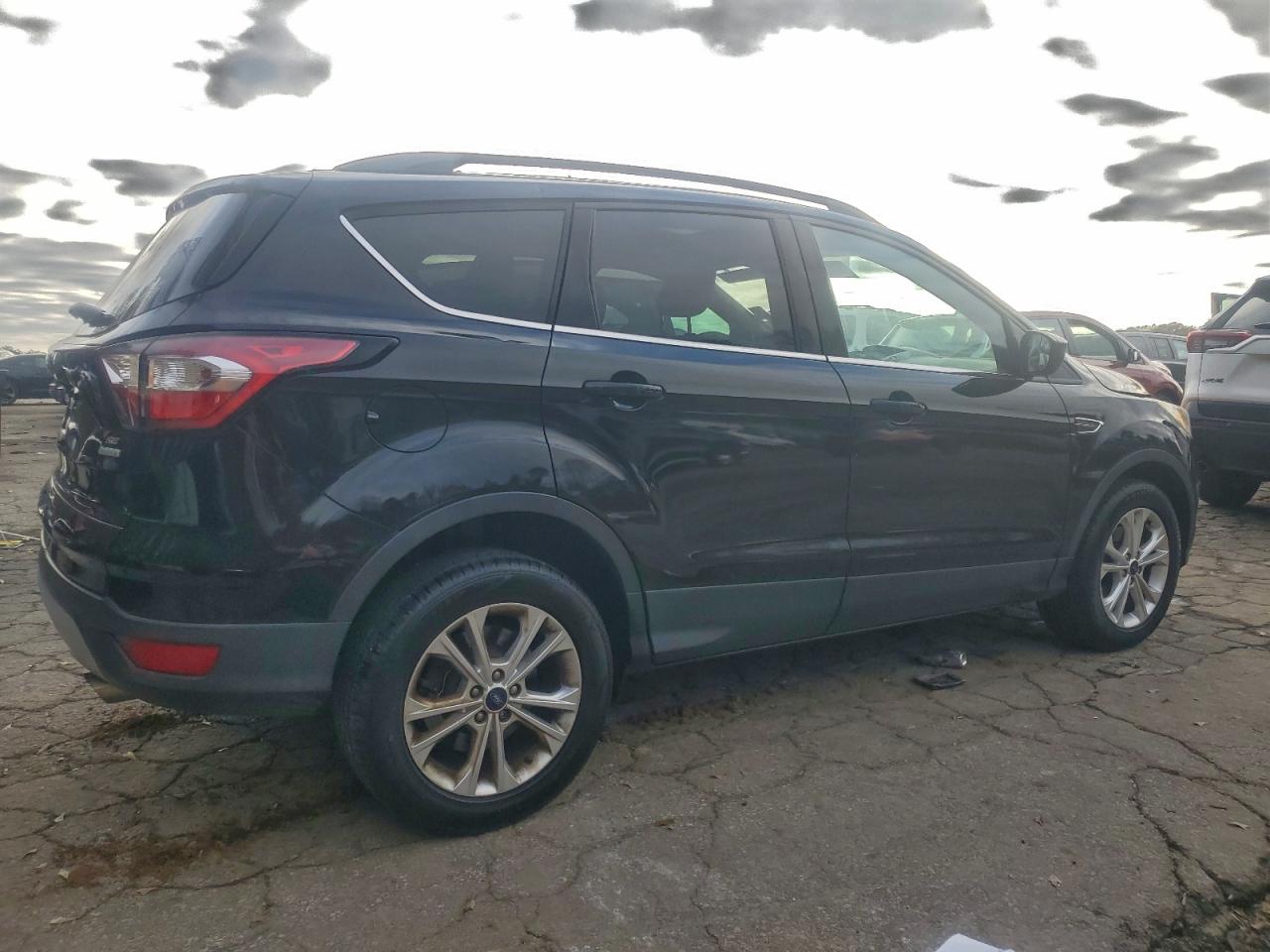 Ford Escape Se Image 2