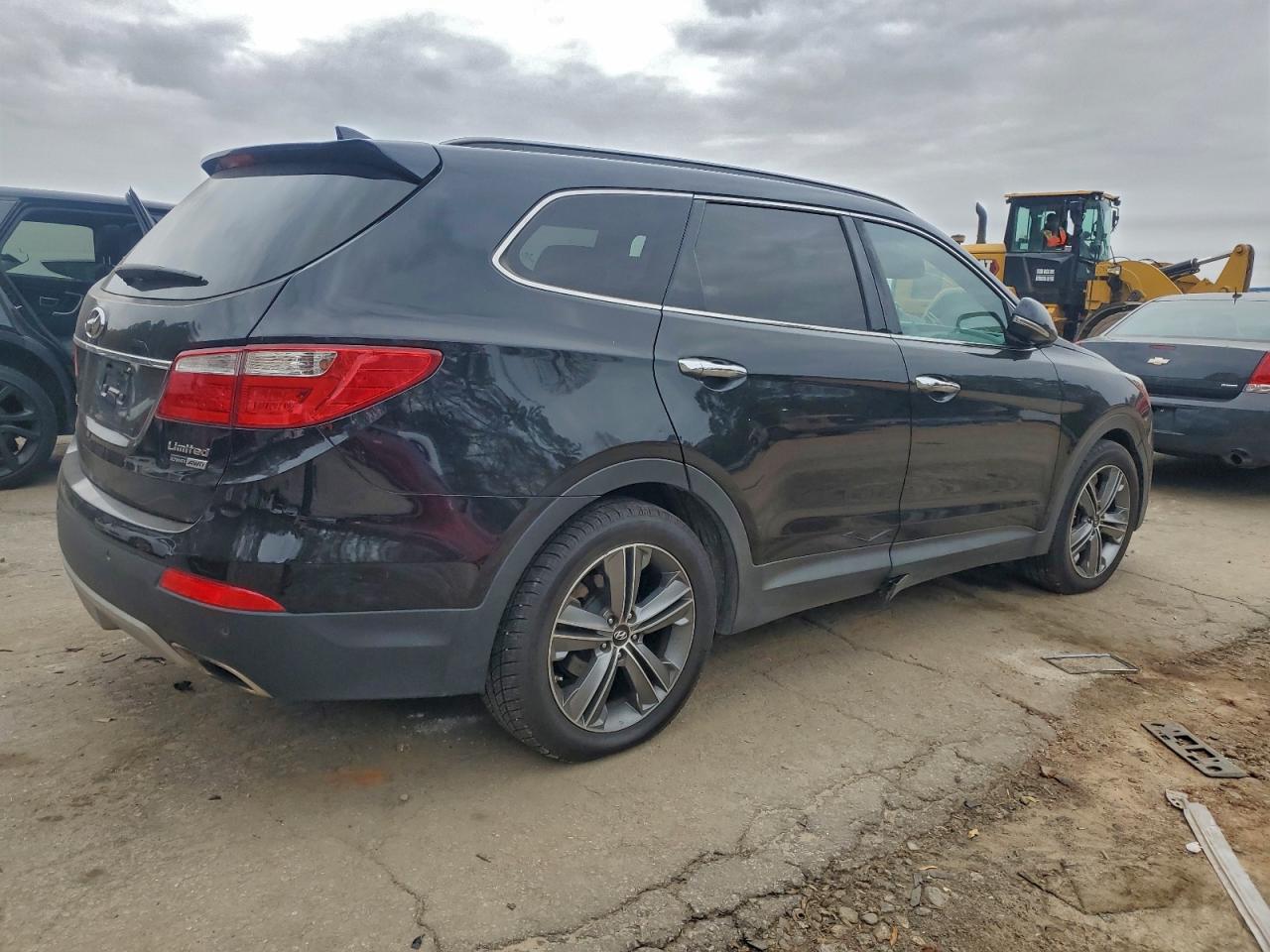 Hyundai SANTA FE Gls Image 4