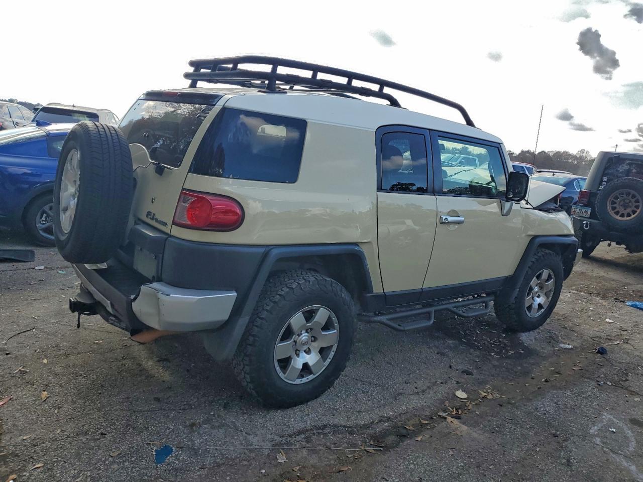 Toyota FJ Cruiser Image 6
