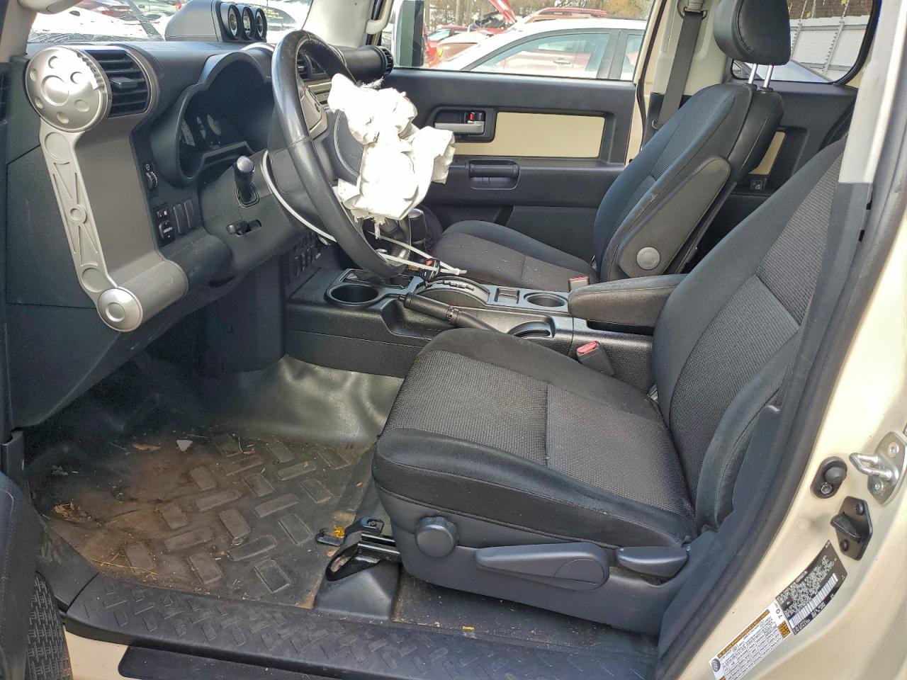 Toyota FJ Cruiser Image 2