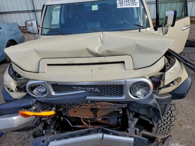 Toyota FJ Cruiser Image 10