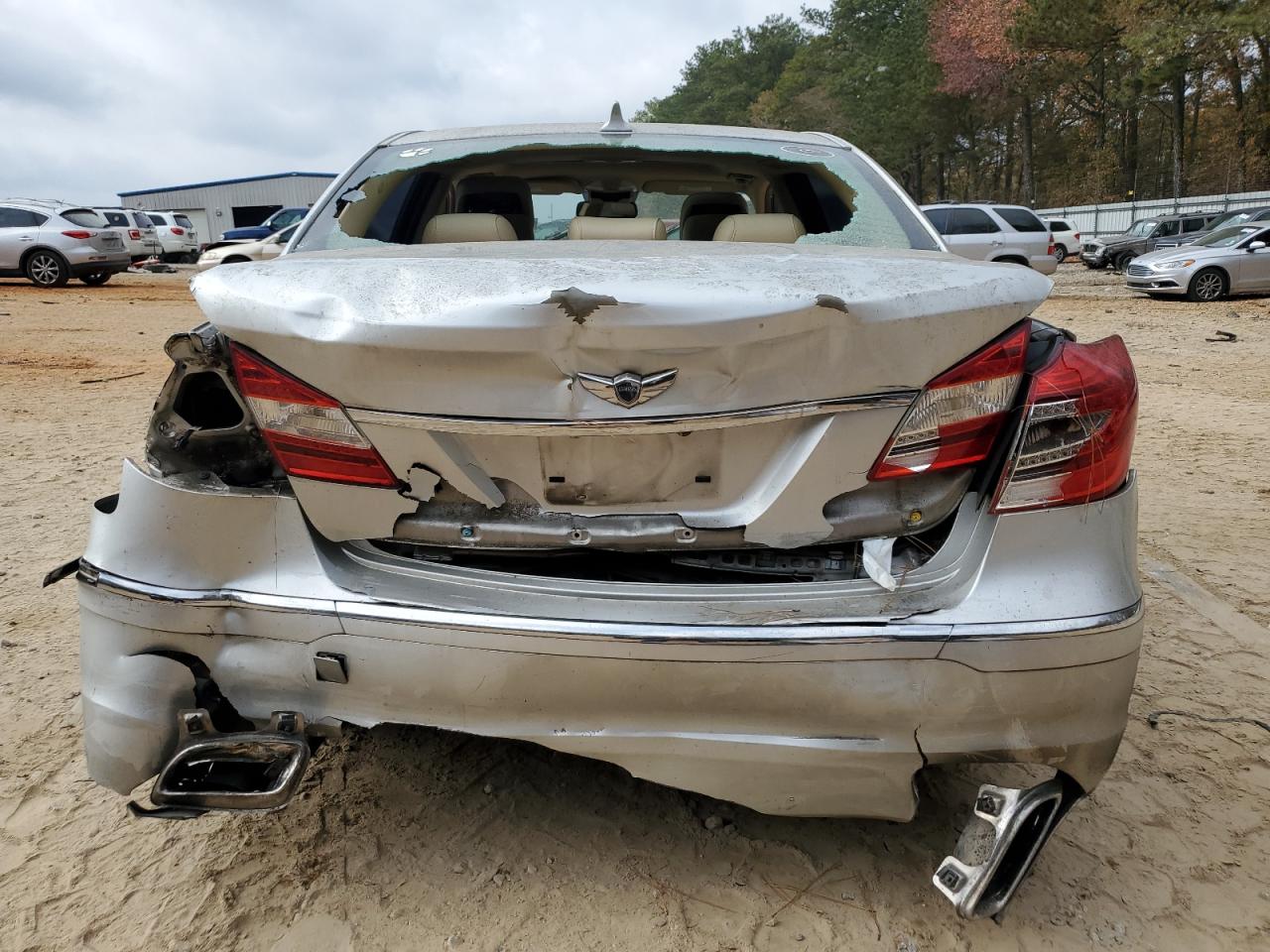 Hyundai Genesis 3.8l Image 5