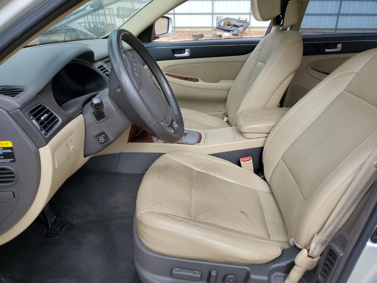 Hyundai Genesis 3.8l Image 11