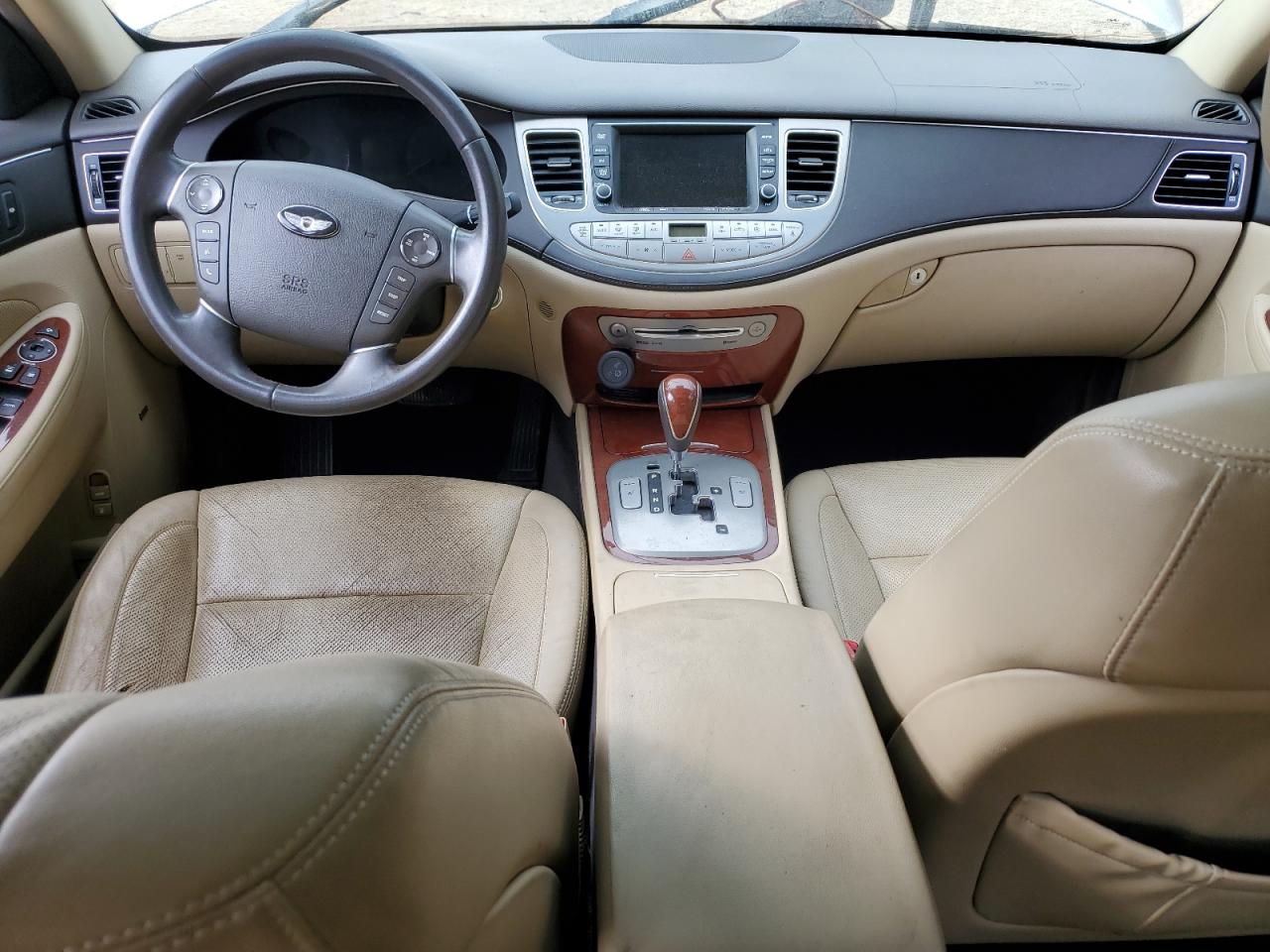 Hyundai Genesis 3.8l Image 8