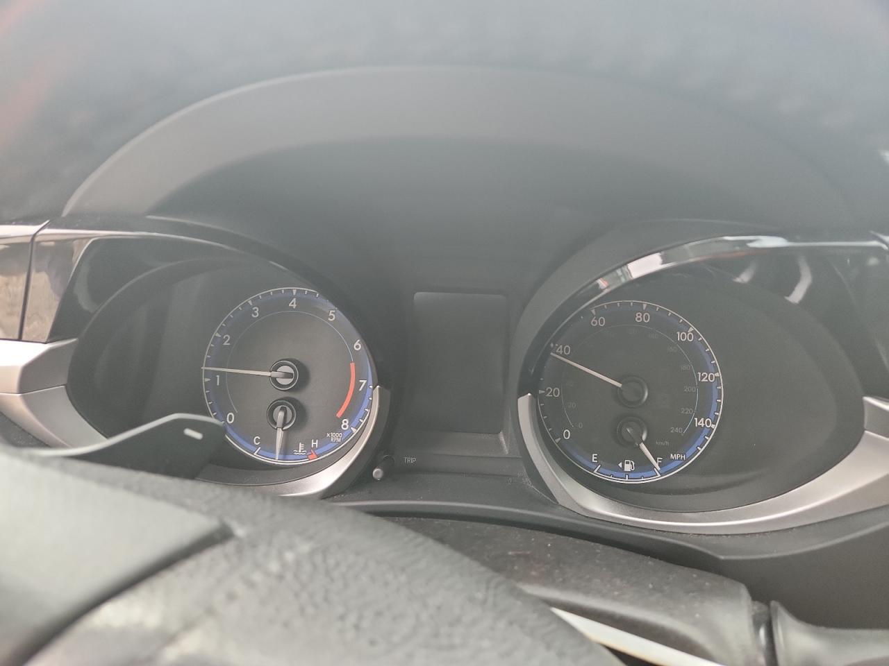 Toyota Corolla L Image 6