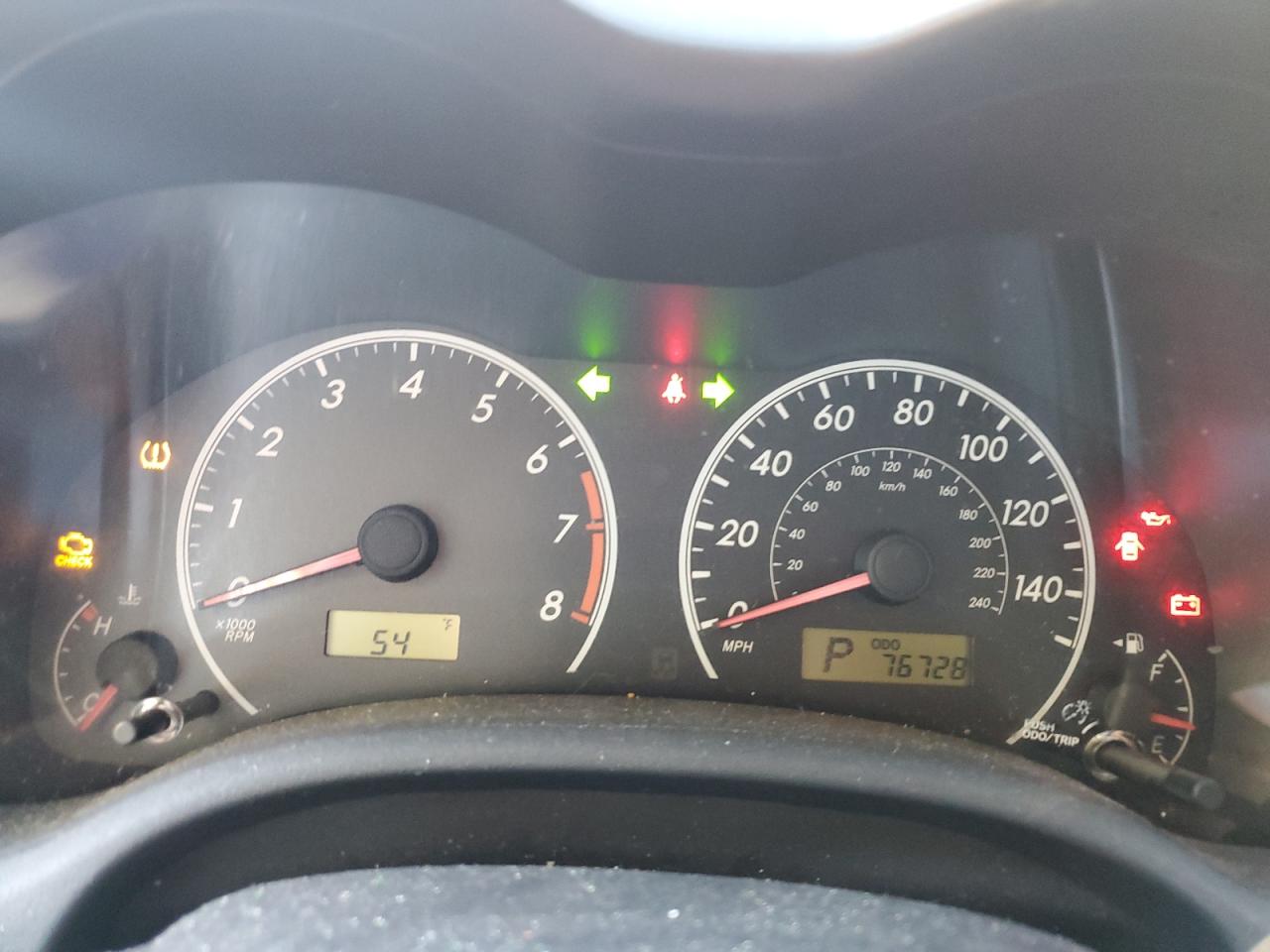 Toyota Corolla Base Image 9