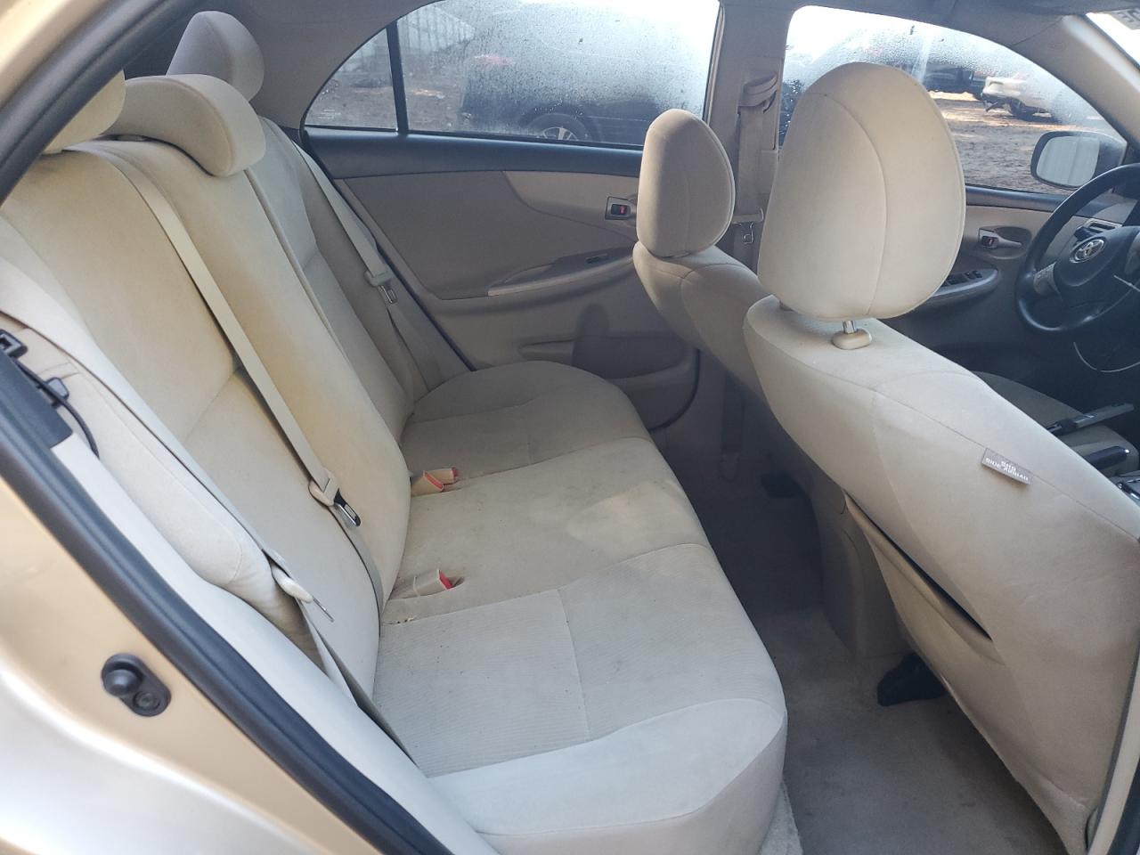 Toyota Corolla Base Image 6