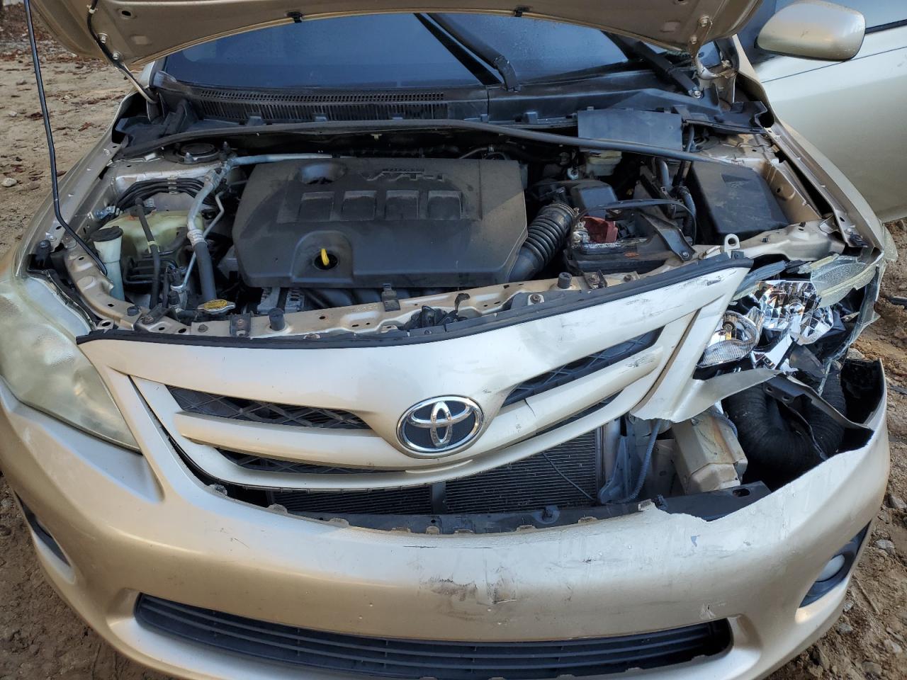 Toyota Corolla Base Image 7