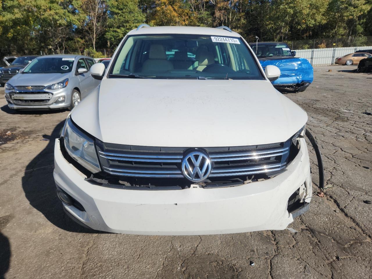 Volkswagen Tiguan S Image 6