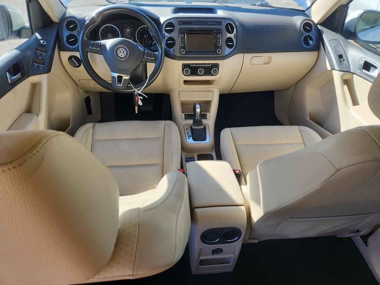 Volkswagen Tiguan S Image 12