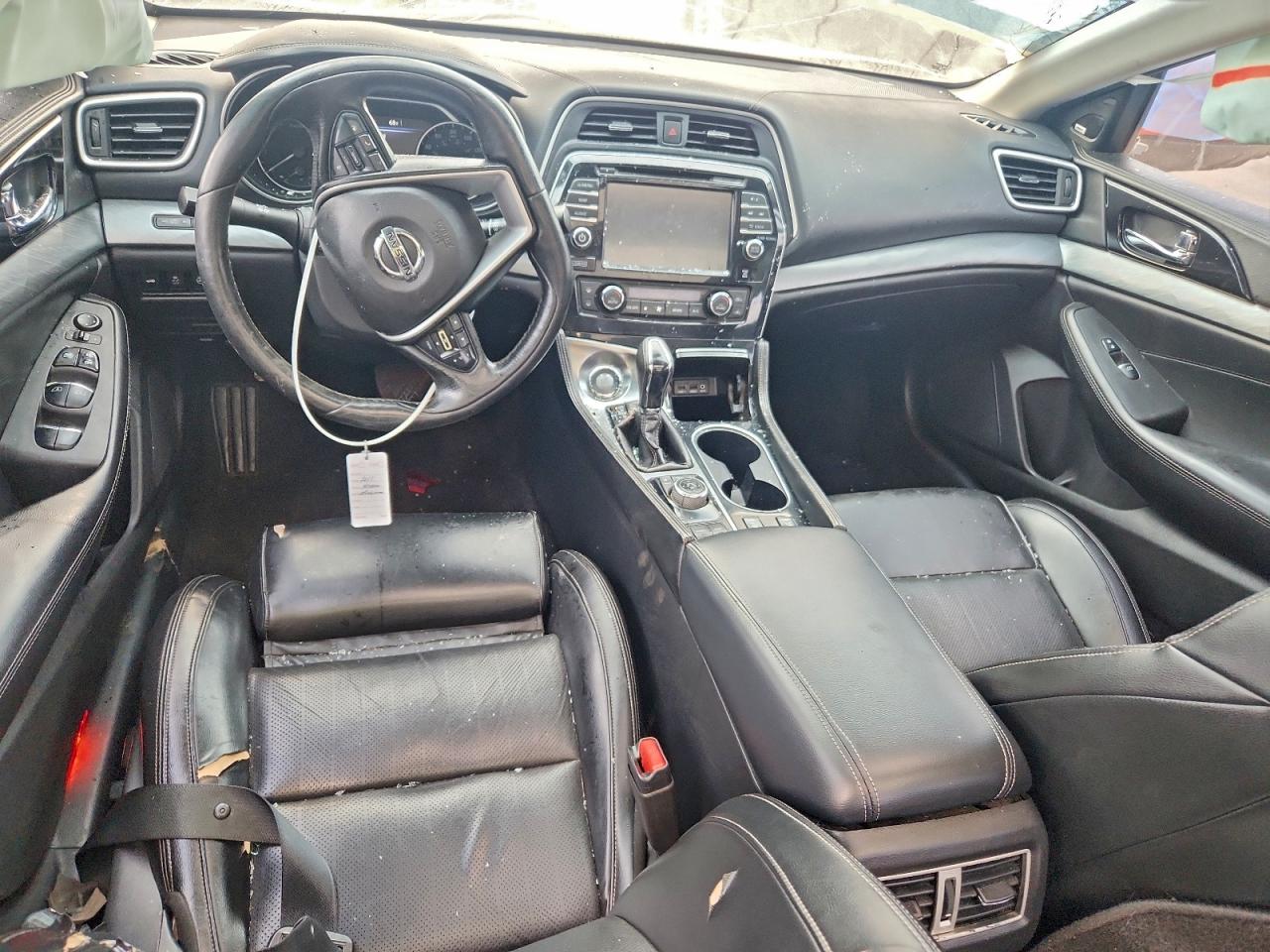 Nissan Maxima 3.5s Image 10