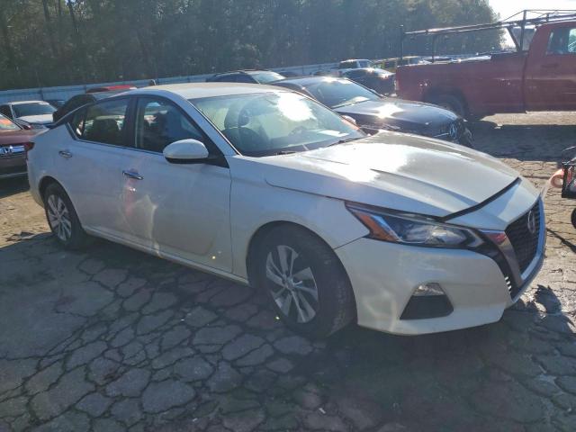 Nissan Altima S Image 10