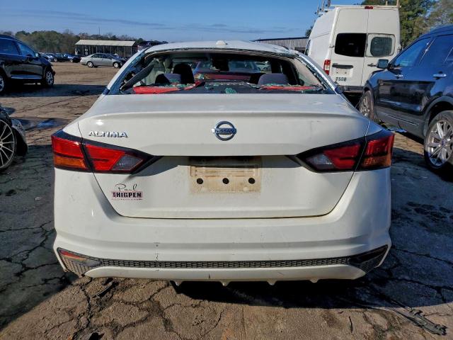 Nissan Altima S Image 6