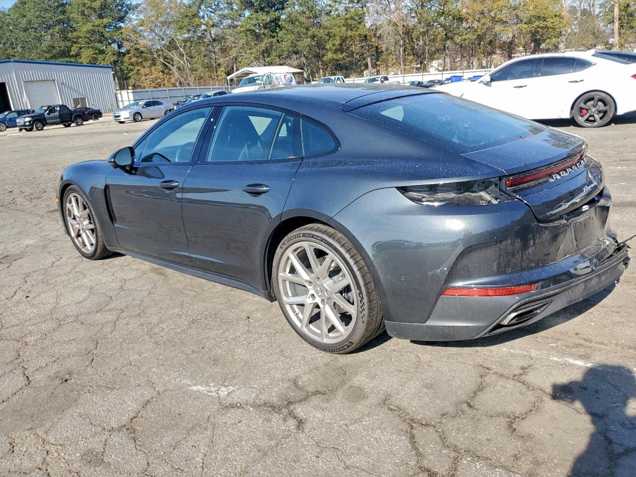 Porsche Panamera Base Image 9