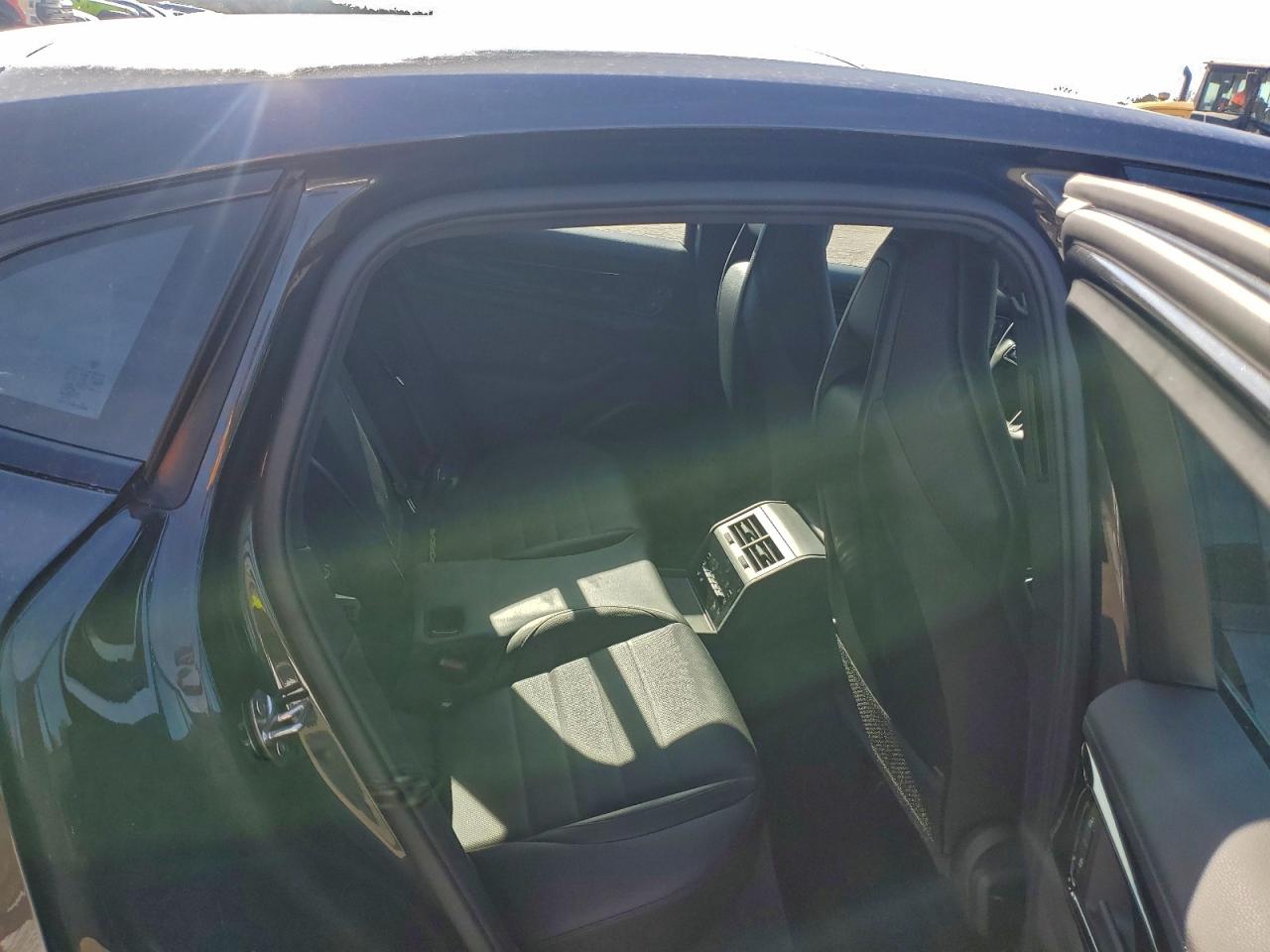 Porsche Panamera Base Image 5