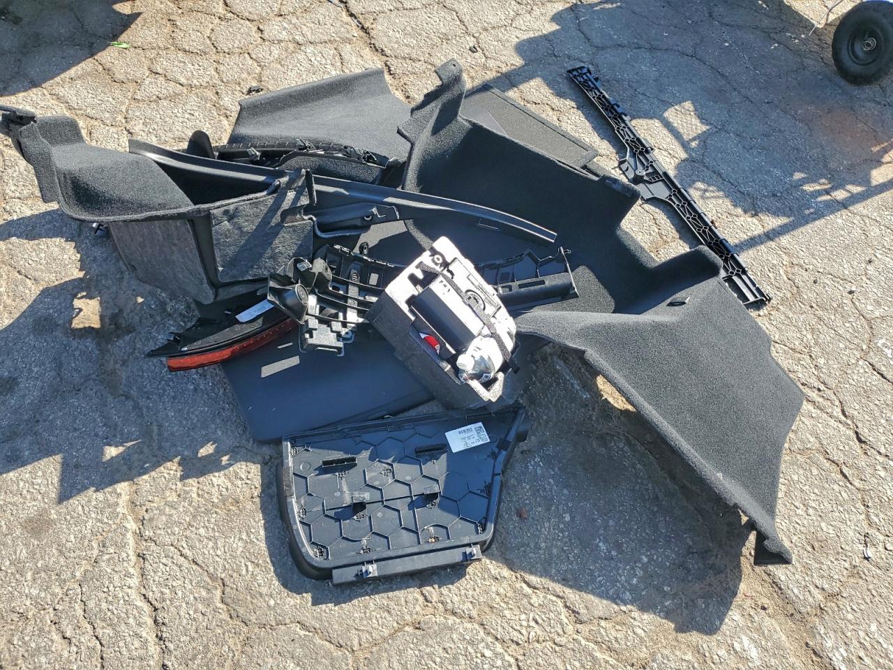 Porsche Panamera Base Image 11