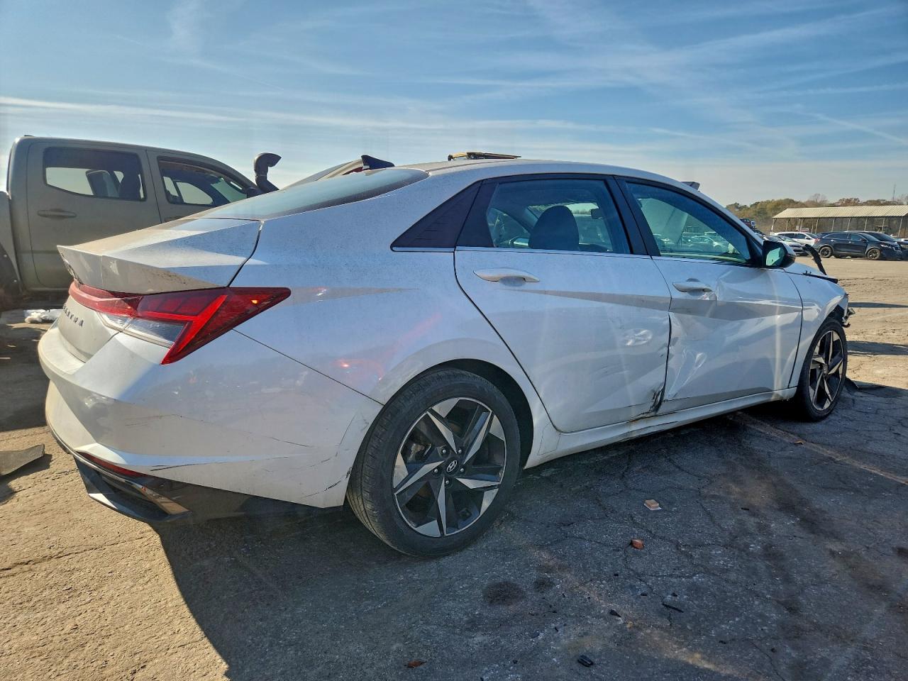 Hyundai ELANTRA Sel Image 4