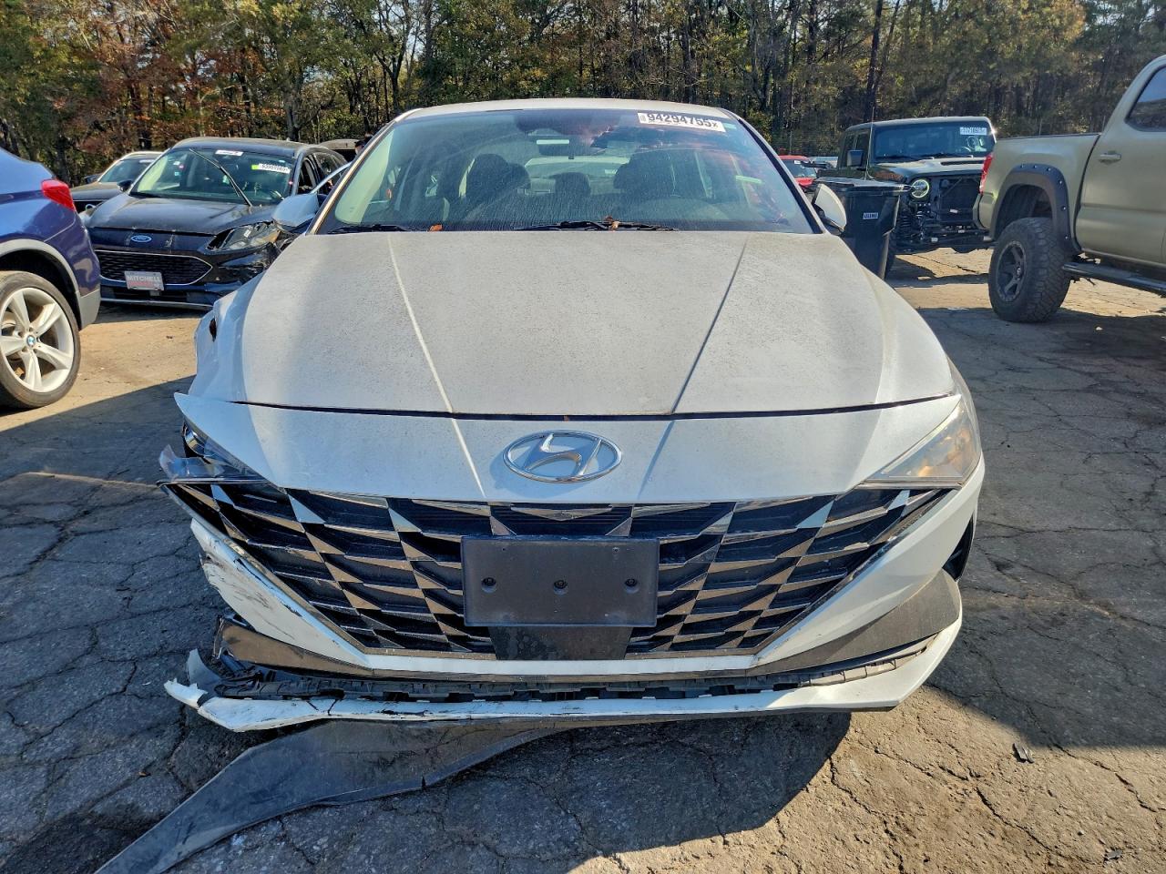 Hyundai ELANTRA Sel Image 3