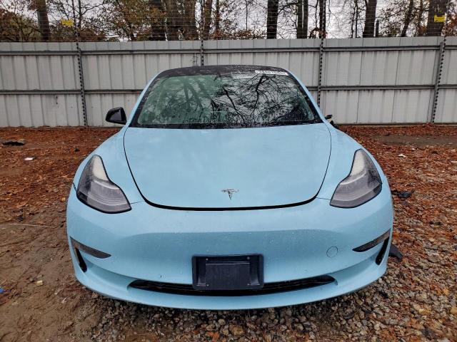 Tesla Model 3 Image 8