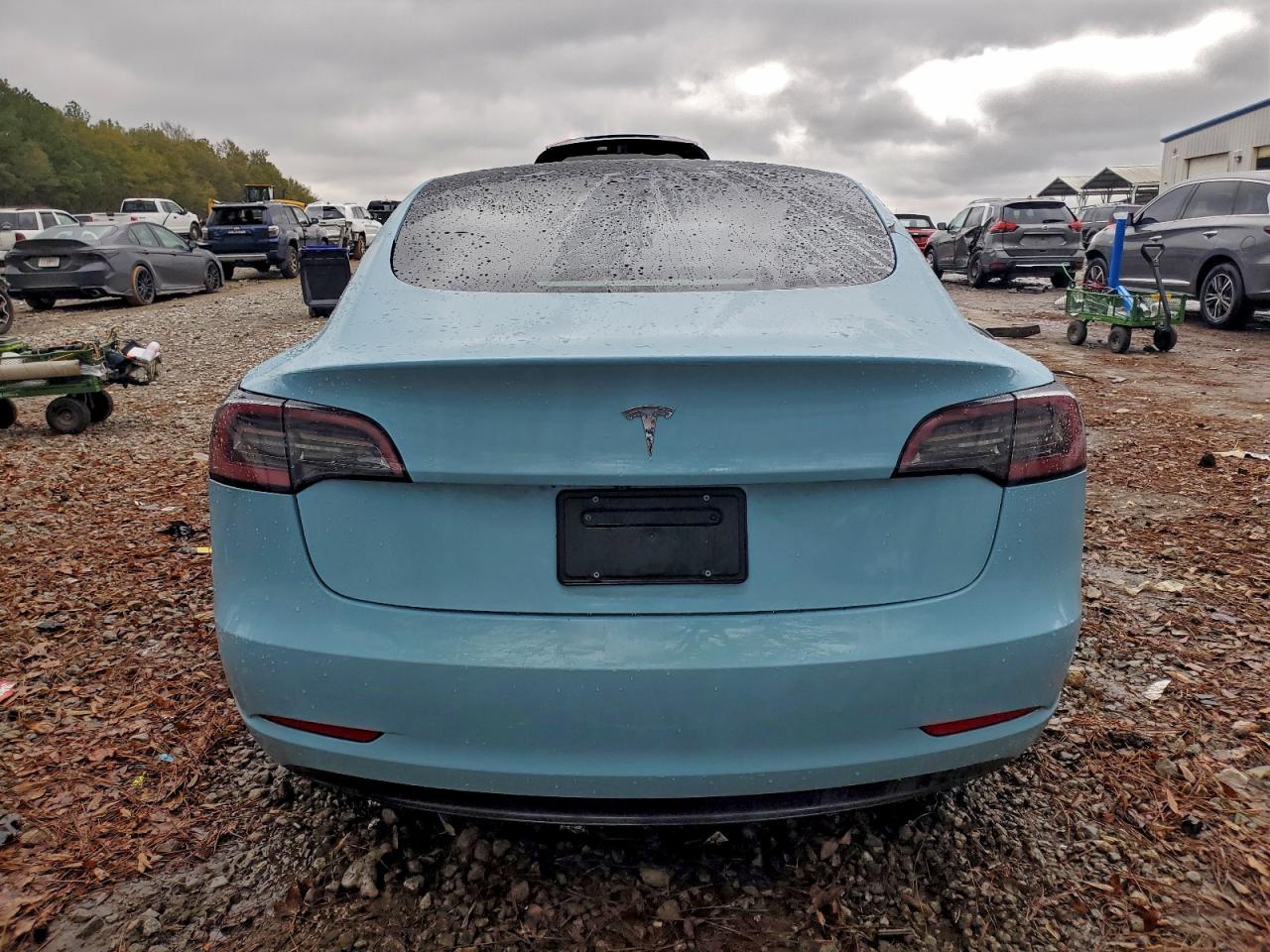 Tesla Model 3 Image 4