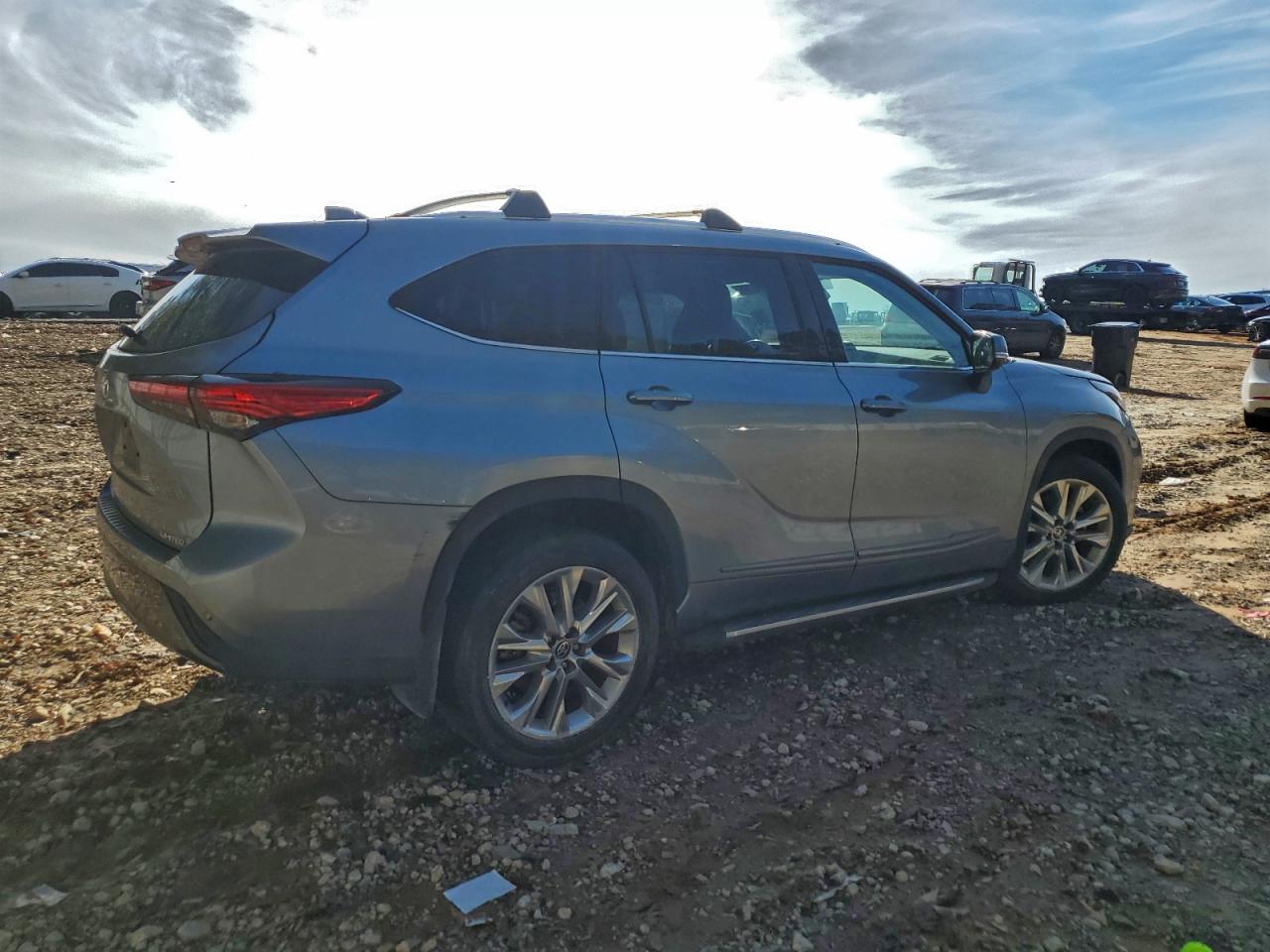 Toyota Highlander Limited Image 9