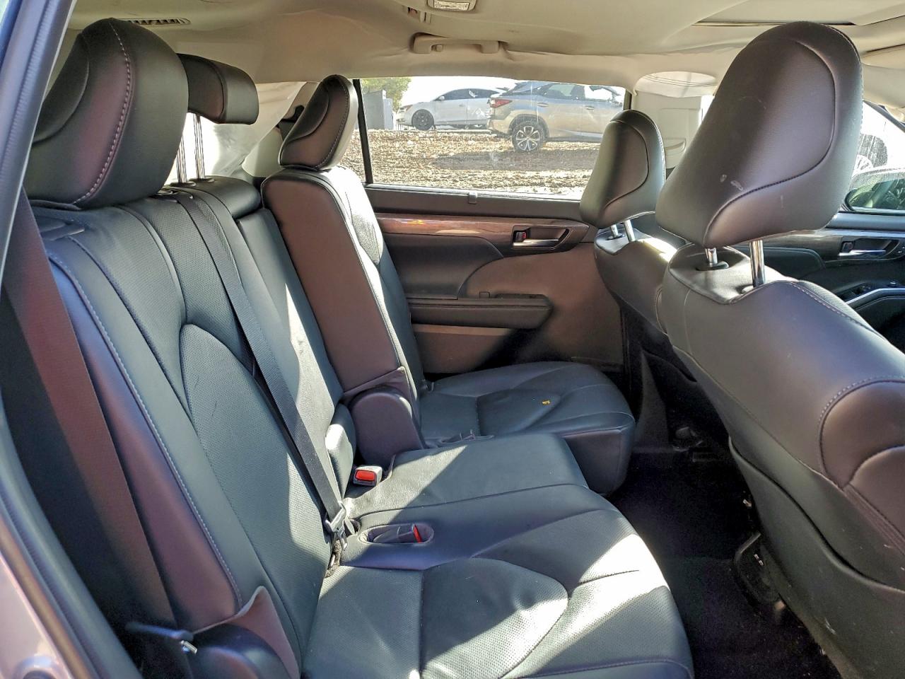 Toyota Highlander Limited Image 3