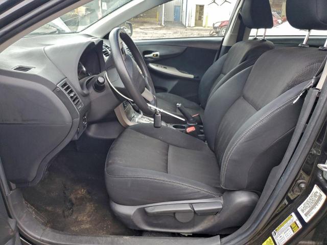 Toyota Corolla Base Image 9