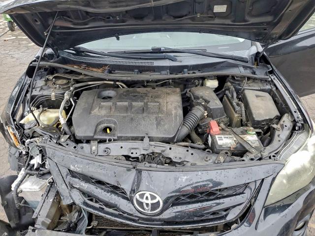 Toyota Corolla Base Image 8