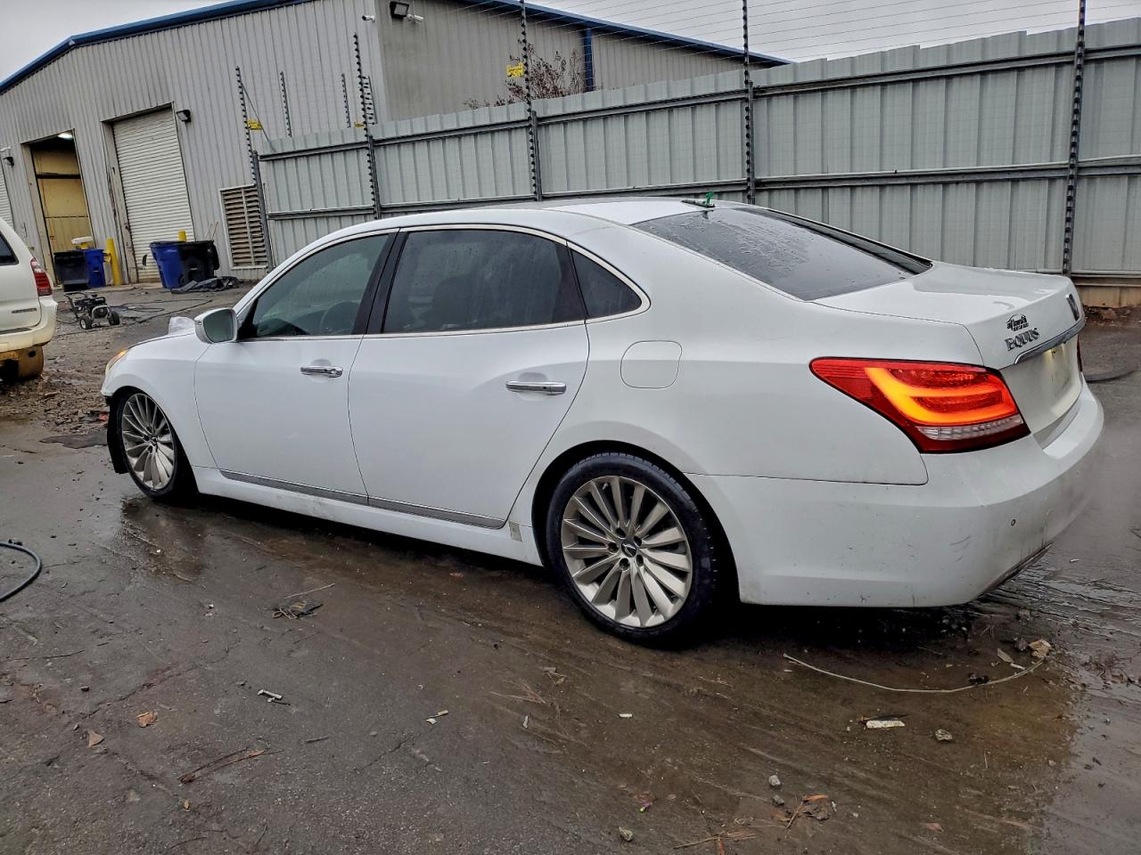 Hyundai Equus Signature Image 2