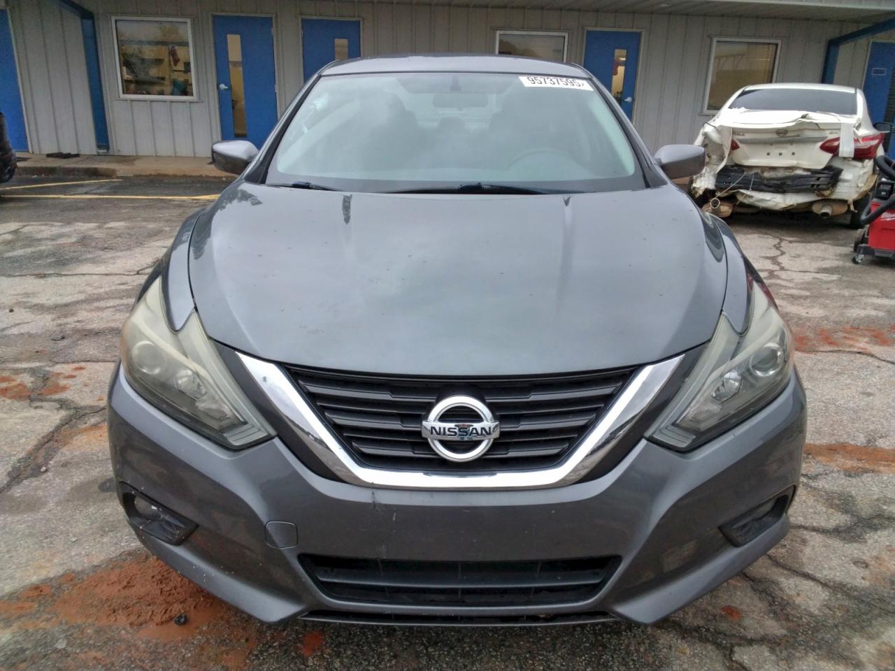 Nissan Altima 2.5 Image 10
